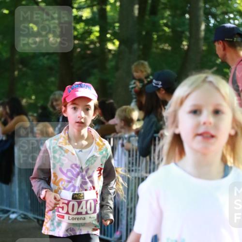 22.09.2024 - 32. Volkslauf durch das schöne Alstertal H.Heesch http://msf.ph/oto/7110376 22.09.2024 10:45:53 Ziel 5007, 5040, 5046 meine-sportfotos.de