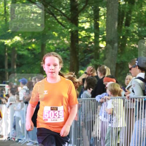 22.09.2024 - 32. Volkslauf durch das schöne Alstertal H.Heesch http://msf.ph/oto/7110781 22.09.2024 10:48:24 Ziel 5008, 5009, 5039, 5977 meine-sportfotos.de