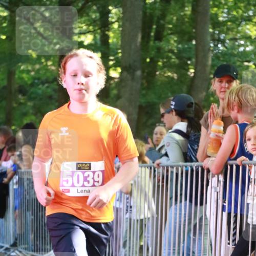 22.09.2024 - 32. Volkslauf durch das schöne Alstertal H.Heesch http://msf.ph/oto/7110794 22.09.2024 10:48:25 Ziel 5008, 5009, 5039, 5977 meine-sportfotos.de