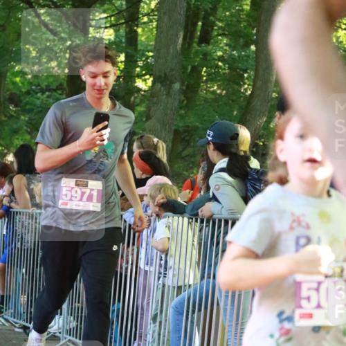 22.09.2024 - 32. Volkslauf durch das schöne Alstertal H.Heesch http://msf.ph/oto/7110881 22.09.2024 10:48:37 Ziel 5013, 5020, 5028, 5036, 5969, 5971, 5976 meine-sportfotos.de