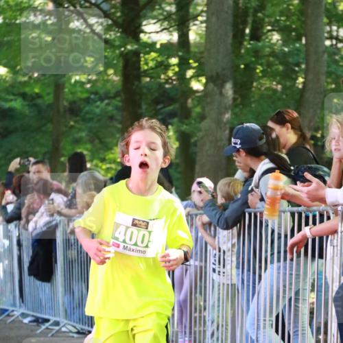 22.09.2024 - 32. Volkslauf durch das schöne Alstertal H.Heesch http://msf.ph/oto/7111145 22.09.2024 10:50:28 Ziel 4005, 4070 meine-sportfotos.de