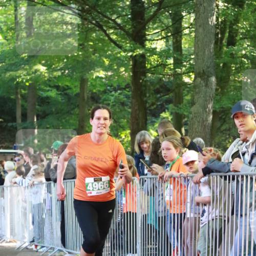 22.09.2024 - 32. Volkslauf durch das schöne Alstertal H.Heesch http://msf.ph/oto/7111473 22.09.2024 10:53:04 Ziel 4035, 4036, 4038, 4170, 4966 meine-sportfotos.de