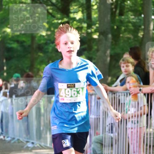 22.09.2024 - 32. Volkslauf durch das schöne Alstertal H.Heesch http://msf.ph/oto/7111509 22.09.2024 10:53:23 Ziel 4963 meine-sportfotos.de