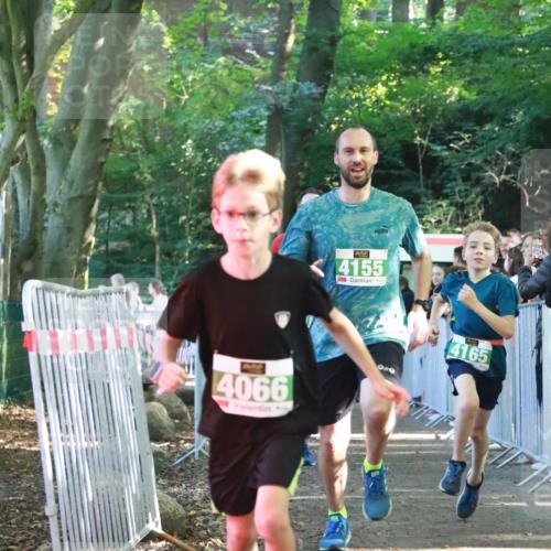 22.09.2024 - 32. Volkslauf durch das schöne Alstertal H.Heesch http://msf.ph/oto/7111964 22.09.2024 10:55:45 Ziel 4066, 4103, 4155, 4164, 4165 meine-sportfotos.de