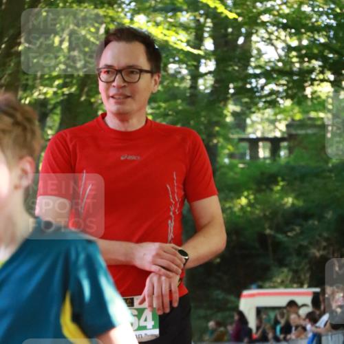 22.09.2024 - 32. Volkslauf durch das schöne Alstertal H.Heesch http://msf.ph/oto/7112032 22.09.2024 10:55:49 Ziel 4066, 4155, 4164, 4165 meine-sportfotos.de