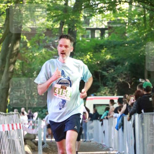 22.09.2024 - 32. Volkslauf durch das schöne Alstertal H.Heesch http://msf.ph/oto/7112474 22.09.2024 10:56:56 Ziel 4101, 4107, 4127, 4156 meine-sportfotos.de