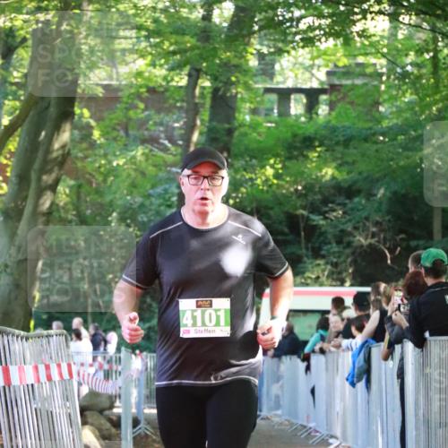 22.09.2024 - 32. Volkslauf durch das schöne Alstertal H.Heesch http://msf.ph/oto/7112524 22.09.2024 10:56:59 Ziel 4049, 4101, 4107, 4127, 4156 meine-sportfotos.de