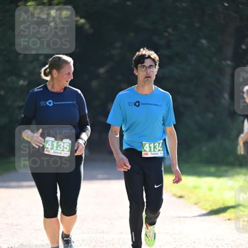 22.09.2024 - 32. Volkslauf durch das schöne Alstertal Dr. Thomas Lammeyer http://msf.ph/oto/7112726 22.09.2024 10:56:22 Laufen 4135, 4134 meine-sportfotos.de