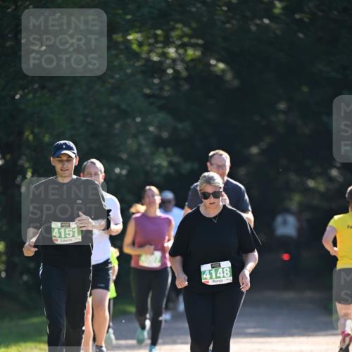 22.09.2024 - 32. Volkslauf durch das schöne Alstertal Dr. Thomas Lammeyer http://msf.ph/oto/7112911 22.09.2024 10:56:53 Laufen 4151, 4148 meine-sportfotos.de