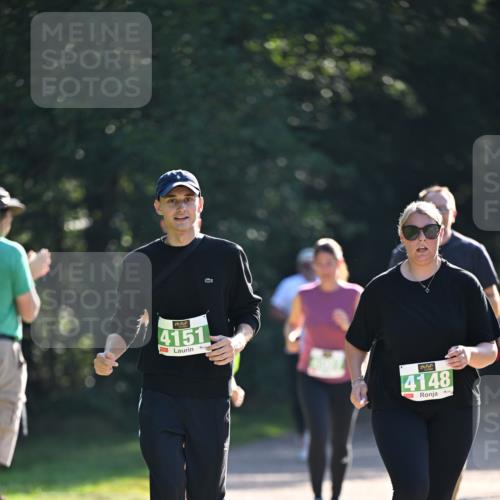 22.09.2024 - 32. Volkslauf durch das schöne Alstertal Dr. Thomas Lammeyer http://msf.ph/oto/7112936 22.09.2024 10:56:55 Laufen 4151, 4148 meine-sportfotos.de