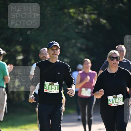 22.09.2024 - 32. Volkslauf durch das schöne Alstertal Dr. Thomas Lammeyer http://msf.ph/oto/7112946 22.09.2024 10:56:55 Laufen 4151, 4148 meine-sportfotos.de