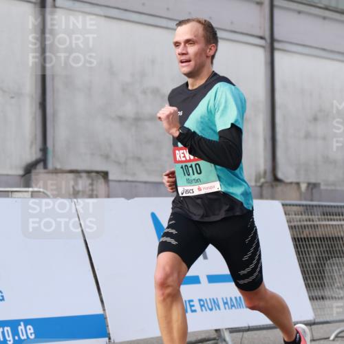 03.10.2024 - Köhlbrandbrückenlauf H.Heesch http://msf.ph/oto/7137813 03.10.2024 09:42:39 Ziel 1010 meine-sportfotos.de