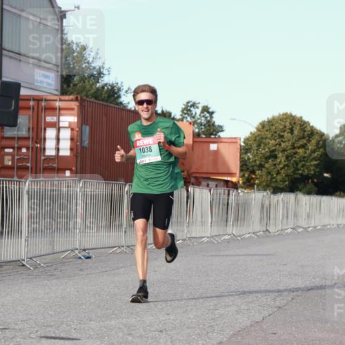 03.10.2024 - Köhlbrandbrückenlauf H.Heesch http://msf.ph/oto/7137816 03.10.2024 09:44:00 Ziel 1038 meine-sportfotos.de