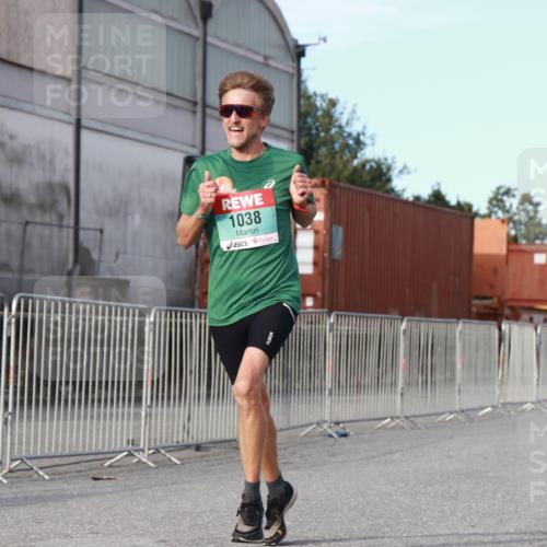 03.10.2024 - Köhlbrandbrückenlauf H.Heesch http://msf.ph/oto/7137825 03.10.2024 09:44:01 Ziel 1038 meine-sportfotos.de