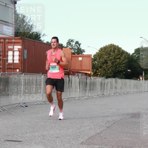 03.10.2024 - Köhlbrandbrückenlauf H.Heesch http://msf.ph/oto/7137829 03.10.2024 09:44:30 Ziel 1006 meine-sportfotos.de