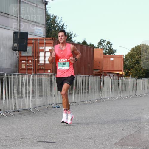 03.10.2024 - Köhlbrandbrückenlauf H.Heesch http://msf.ph/oto/7137831 03.10.2024 09:44:30 Ziel 1006 meine-sportfotos.de