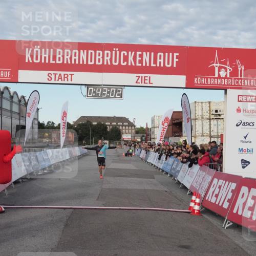 03.10.2024 - Köhlbrandbrückenlauf KatJ http://msf.ph/oto/7137843 03.10.2024 09:42:50 Ziel 1010 meine-sportfotos.de