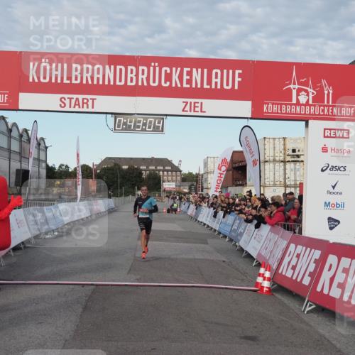 03.10.2024 - Köhlbrandbrückenlauf KatJ http://msf.ph/oto/7137851 03.10.2024 09:42:51 Ziel 1010 meine-sportfotos.de