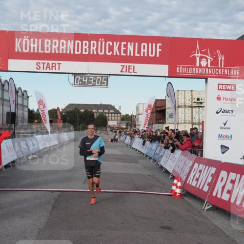 03.10.2024 - Köhlbrandbrückenlauf KatJ http://msf.ph/oto/7137867 03.10.2024 09:42:53 Ziel 1010 meine-sportfotos.de