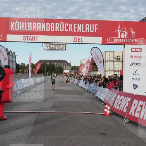 03.10.2024 - Köhlbrandbrückenlauf KatJ http://msf.ph/oto/7137869 03.10.2024 09:44:11 Ziel 1038 meine-sportfotos.de