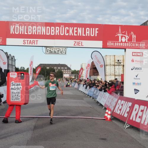 03.10.2024 - Köhlbrandbrückenlauf KatJ http://msf.ph/oto/7137913 03.10.2024 09:44:16 Ziel 1038 meine-sportfotos.de