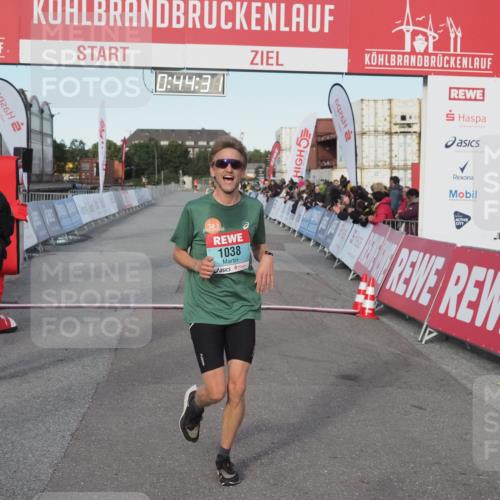 03.10.2024 - Köhlbrandbrückenlauf KatJ http://msf.ph/oto/7137942 03.10.2024 09:44:18 Ziel 1038 meine-sportfotos.de
