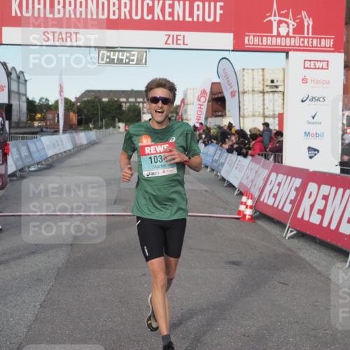 03.10.2024 - Köhlbrandbrückenlauf KatJ http://msf.ph/oto/7137946 03.10.2024 09:44:18 Ziel 1038 meine-sportfotos.de