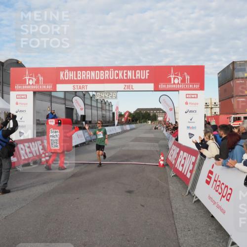 03.10.2024 - Köhlbrandbrückenlauf MichiJ http://msf.ph/oto/7138077 03.10.2024 09:44:15 Ziel 1038 meine-sportfotos.de