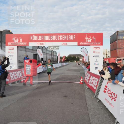 03.10.2024 - Köhlbrandbrückenlauf MichiJ http://msf.ph/oto/7138083 03.10.2024 09:44:15 Ziel 1038 meine-sportfotos.de