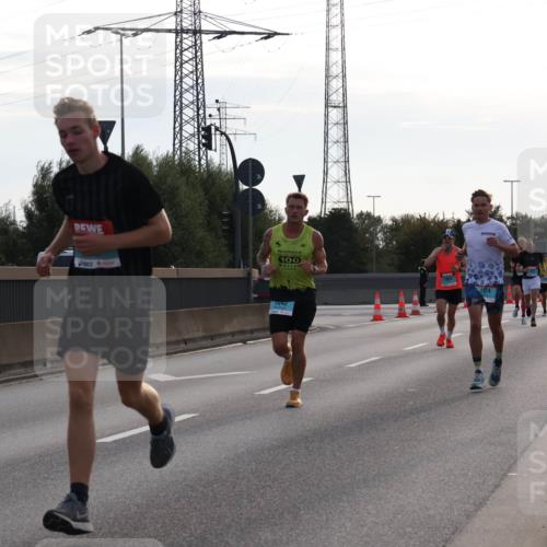 03.10.2024 - Köhlbrandbrückenlauf Luisa Fischer http://msf.ph/oto/7138263 03.10.2024 09:10:21 Position 3 100, 1042, 1074 meine-sportfotos.de