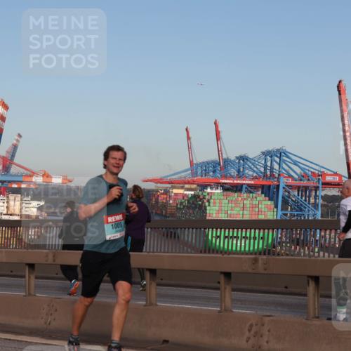 03.10.2024 - Köhlbrandbrückenlauf Matties Gatica Varas http://msf.ph/oto/7145251 03.10.2024 09:42:18 Position 2 1009 meine-sportfotos.de