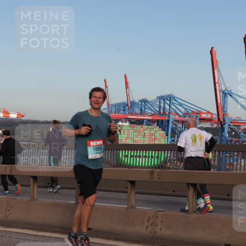 03.10.2024 - Köhlbrandbrückenlauf Matties Gatica Varas http://msf.ph/oto/7145255 03.10.2024 09:42:18 Position 2 1009 meine-sportfotos.de