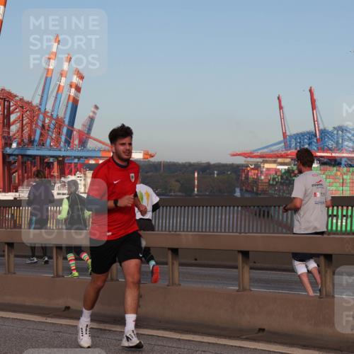 03.10.2024 - Köhlbrandbrückenlauf Matties Gatica Varas http://msf.ph/oto/7145275 03.10.2024 09:42:21 Position 2  meine-sportfotos.de