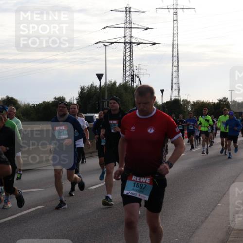 03.10.2024 - Köhlbrandbrückenlauf Luisa Fischer http://msf.ph/oto/7145370 03.10.2024 09:14:31 Position 3 650, 1649, 1697 meine-sportfotos.de