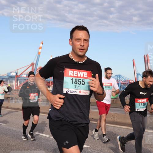 03.10.2024 - Köhlbrandbrückenlauf Matties Gatica Varas http://msf.ph/oto/7145392 03.10.2024 09:42:34 Position 2 159, 1855, 1596, 1849, 152 meine-sportfotos.de