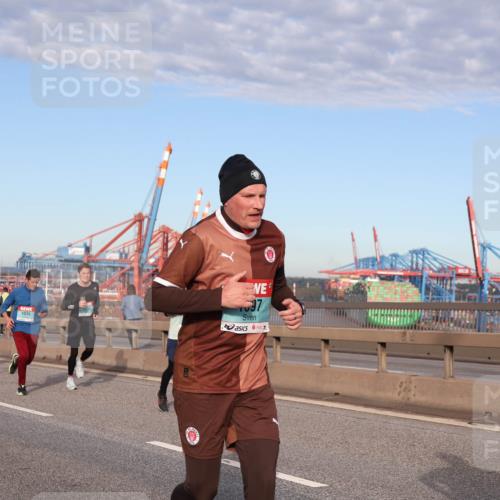 03.10.2024 - Köhlbrandbrückenlauf Matties Gatica Varas http://msf.ph/oto/7145429 03.10.2024 09:42:36 Position 2 1127, 1035, 1997 meine-sportfotos.de