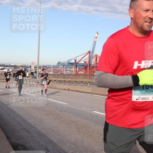 03.10.2024 - Köhlbrandbrückenlauf Matties Gatica Varas http://msf.ph/oto/7145552 03.10.2024 09:42:43 Position 2 40 meine-sportfotos.de