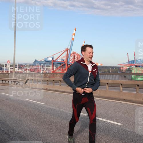 03.10.2024 - Köhlbrandbrückenlauf Matties Gatica Varas http://msf.ph/oto/7145669 03.10.2024 09:42:52 Position 2  meine-sportfotos.de