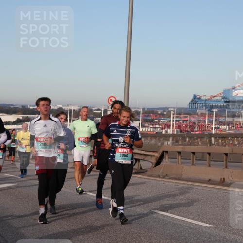 03.10.2024 - Köhlbrandbrückenlauf Matties Gatica Varas http://msf.ph/oto/7145672 03.10.2024 09:42:55 Position 2 776, 1652, 12, 240, 2191, 9, 2050 meine-sportfotos.de