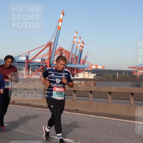 03.10.2024 - Köhlbrandbrückenlauf Matties Gatica Varas http://msf.ph/oto/7145712 03.10.2024 09:42:57 Position 2 2049, 298, 2050 meine-sportfotos.de