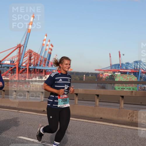 03.10.2024 - Köhlbrandbrückenlauf Matties Gatica Varas http://msf.ph/oto/7145718 03.10.2024 09:42:57 Position 2 2049, 2050 meine-sportfotos.de