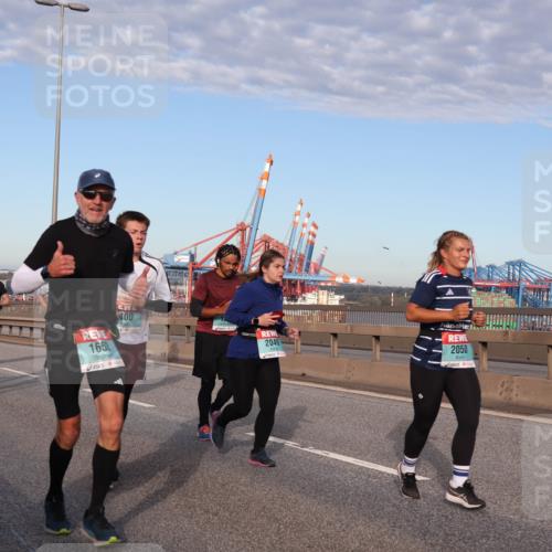 03.10.2024 - Köhlbrandbrückenlauf Matties Gatica Varas http://msf.ph/oto/7145731 03.10.2024 09:42:58 Position 2 400, 165, 2049, 2050 meine-sportfotos.de