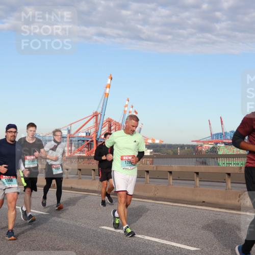 03.10.2024 - Köhlbrandbrückenlauf Matties Gatica Varas http://msf.ph/oto/7145760 03.10.2024 09:43:00 Position 2 1932, 1996, 3163, 128, 1956, 1298 meine-sportfotos.de