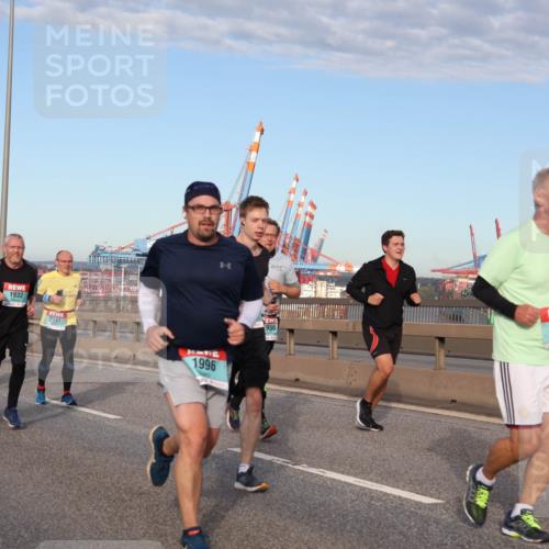 03.10.2024 - Köhlbrandbrückenlauf Matties Gatica Varas http://msf.ph/oto/7145783 03.10.2024 09:43:01 Position 2 1932, 2191, 4612, 1996, 956, 128 meine-sportfotos.de