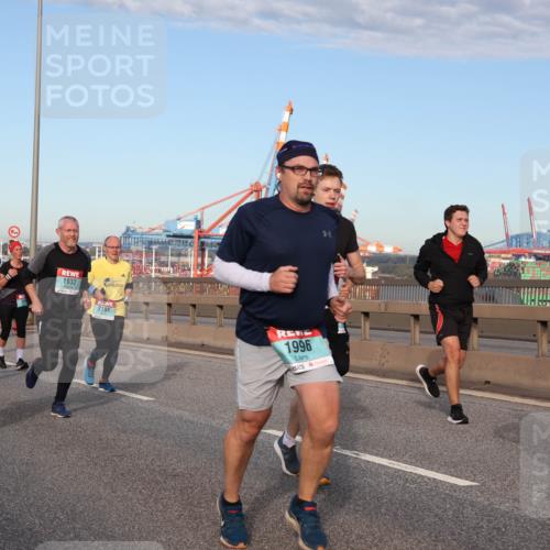 03.10.2024 - Köhlbrandbrückenlauf Matties Gatica Varas http://msf.ph/oto/7145787 03.10.2024 09:43:01 Position 2 1776, 1932, 2191, 1996, 1287 meine-sportfotos.de
