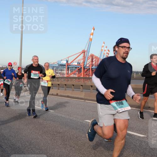 03.10.2024 - Köhlbrandbrückenlauf Matties Gatica Varas http://msf.ph/oto/7145789 03.10.2024 09:43:01 Position 2 1776, 1932, 2191, 1996 meine-sportfotos.de