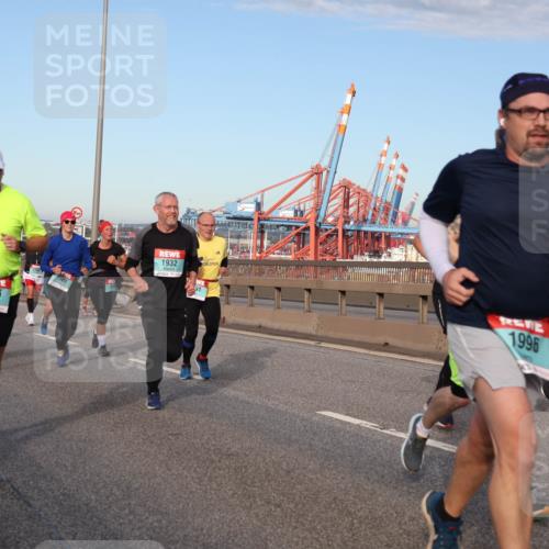 03.10.2024 - Köhlbrandbrückenlauf Matties Gatica Varas http://msf.ph/oto/7145793 03.10.2024 09:43:02 Position 2 1776, 1932, 1996 meine-sportfotos.de