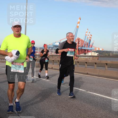 03.10.2024 - Köhlbrandbrückenlauf Matties Gatica Varas http://msf.ph/oto/7145808 03.10.2024 09:43:03 Position 2 1776, 708, 1932 meine-sportfotos.de