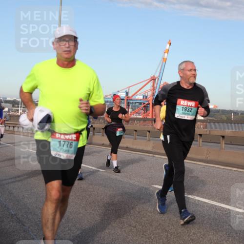 03.10.2024 - Köhlbrandbrückenlauf Matties Gatica Varas http://msf.ph/oto/7145818 03.10.2024 09:43:03 Position 2 1776, 1932 meine-sportfotos.de