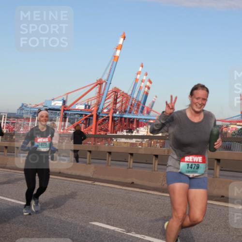 03.10.2024 - Köhlbrandbrückenlauf Matties Gatica Varas http://msf.ph/oto/7145908 03.10.2024 09:43:11 Position 2 1465, 2071, 1825, 1479 meine-sportfotos.de